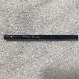 *NWT* Black eyeliner